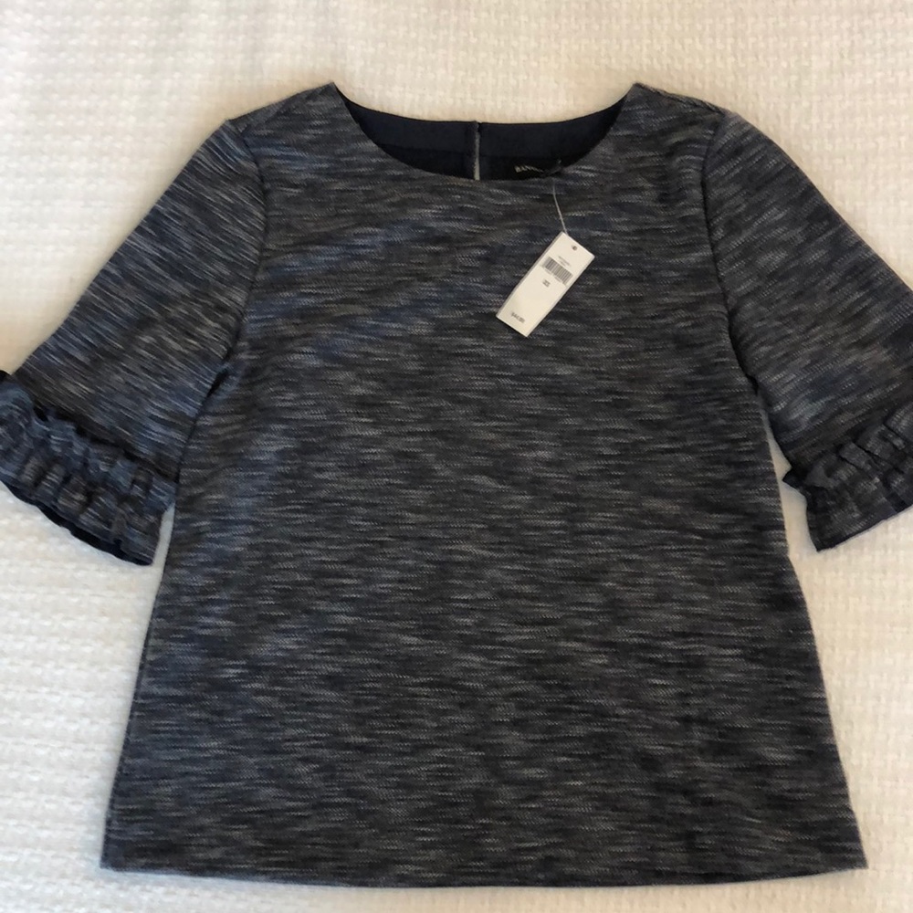 Banana republic space dyed ruffle top size XS